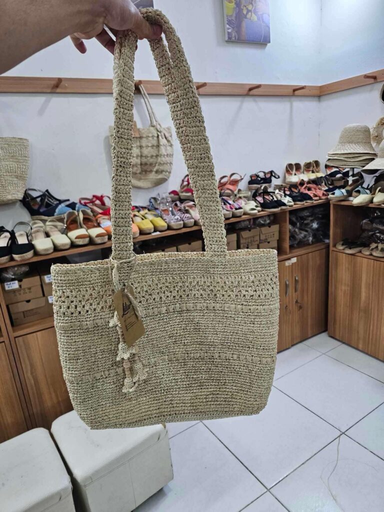 Camlam — Crocheted Raffia Bag