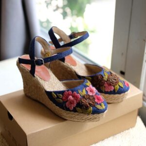 Plum — Floral Hemp Flat